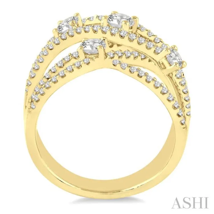 1 Ctw Round Cut Diamond Fashion Ring in 14K Yellow Gold