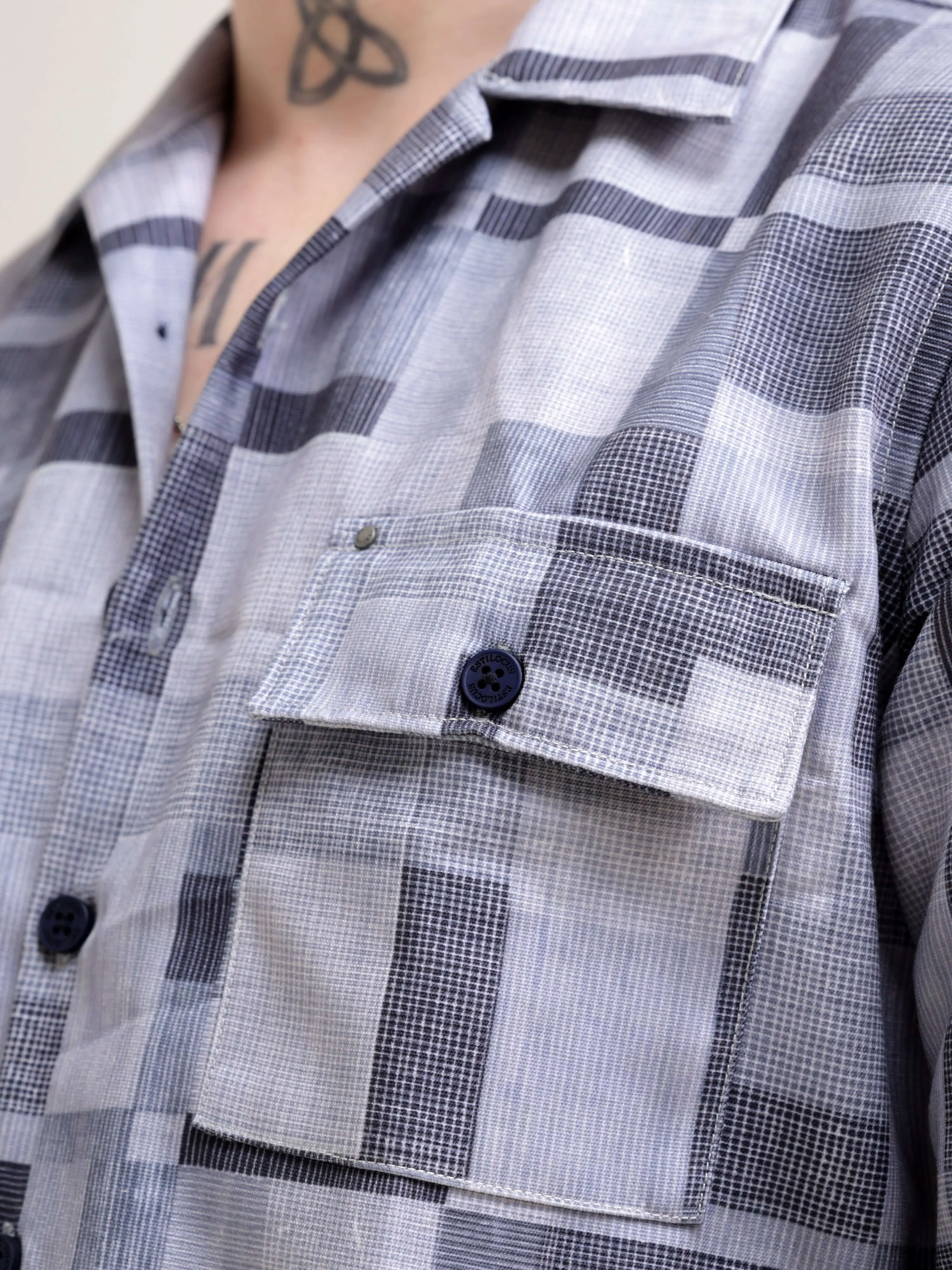 Geovibrance abstract gray Overshirt