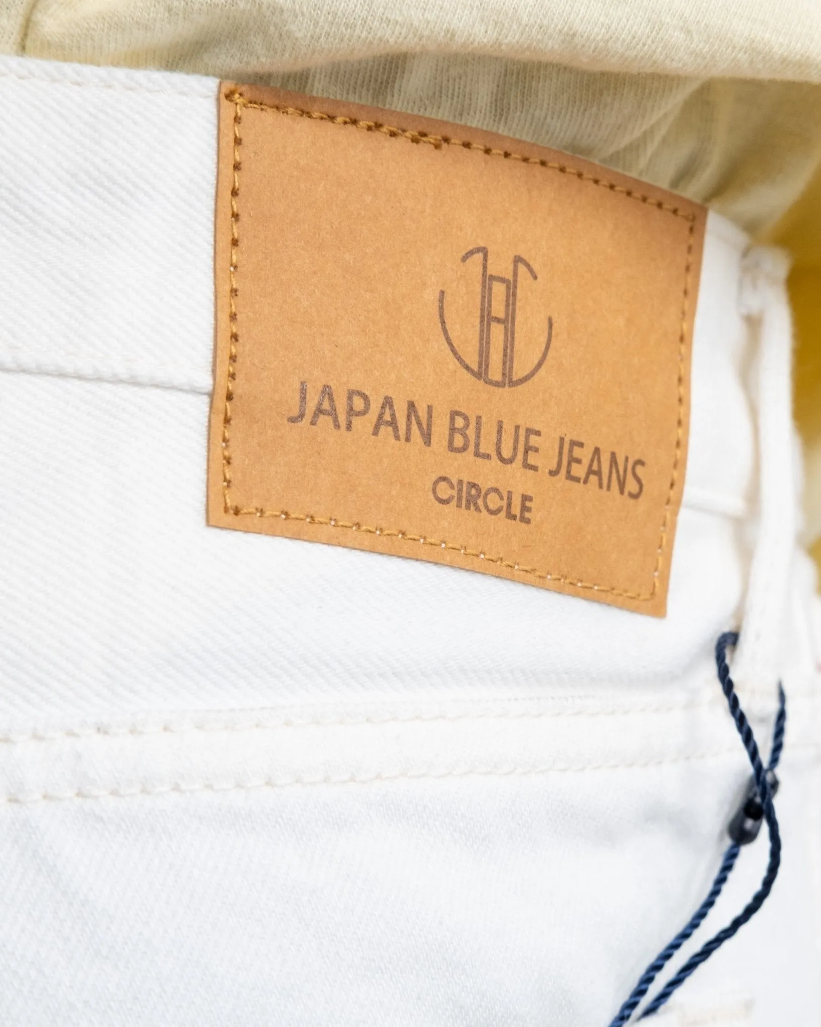 J370 Circle 14 Oz Straight White Jeans