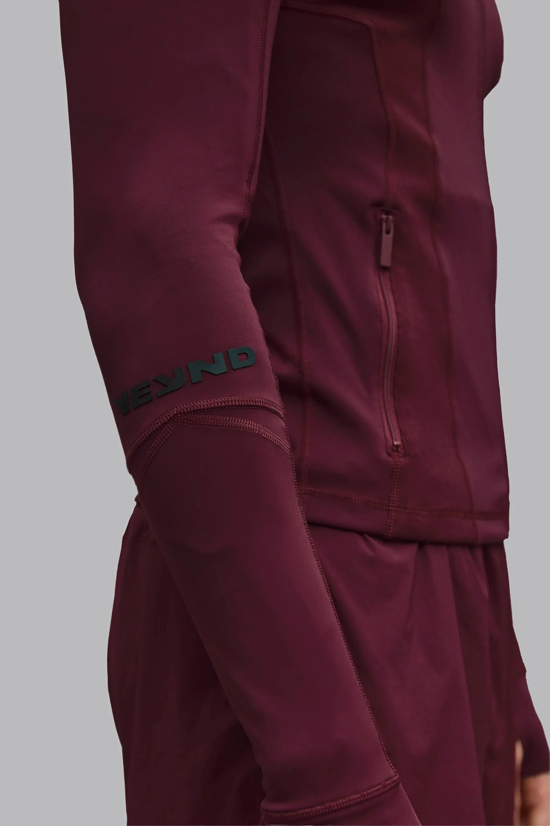 V_FORM MID LAYER - Burgundy